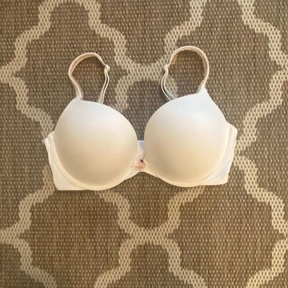 Victoria's Secret Other - Victoria’s Secret bra, body by Victoria push-up bra size 34DD